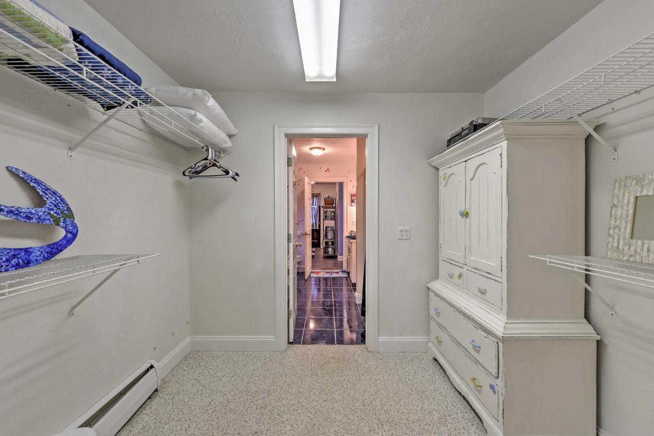 Nautical Bourne Apartment - 2 Mi To Monument Beach Exterior photo